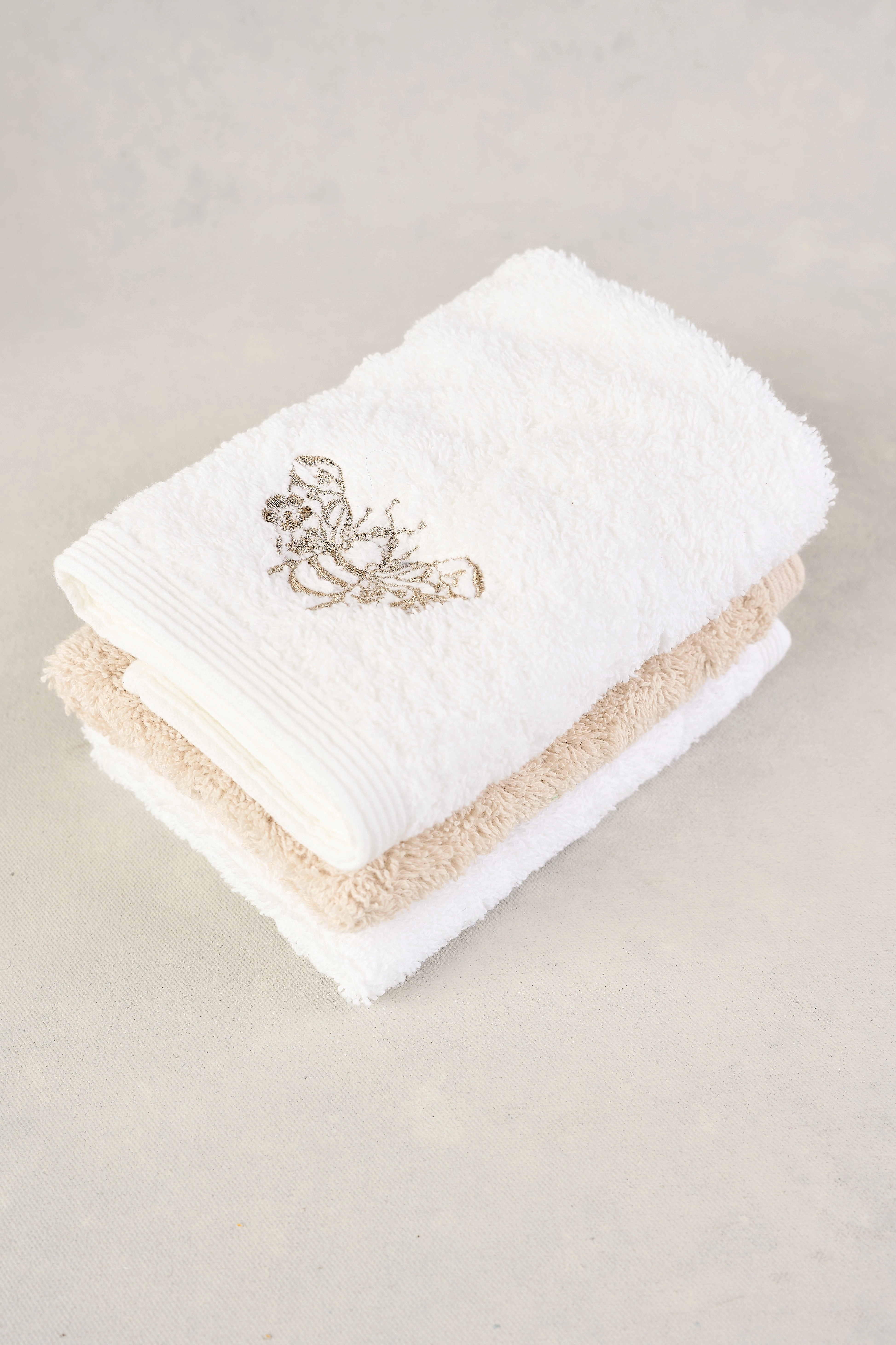 Bee Embroidered Face Washer Set
