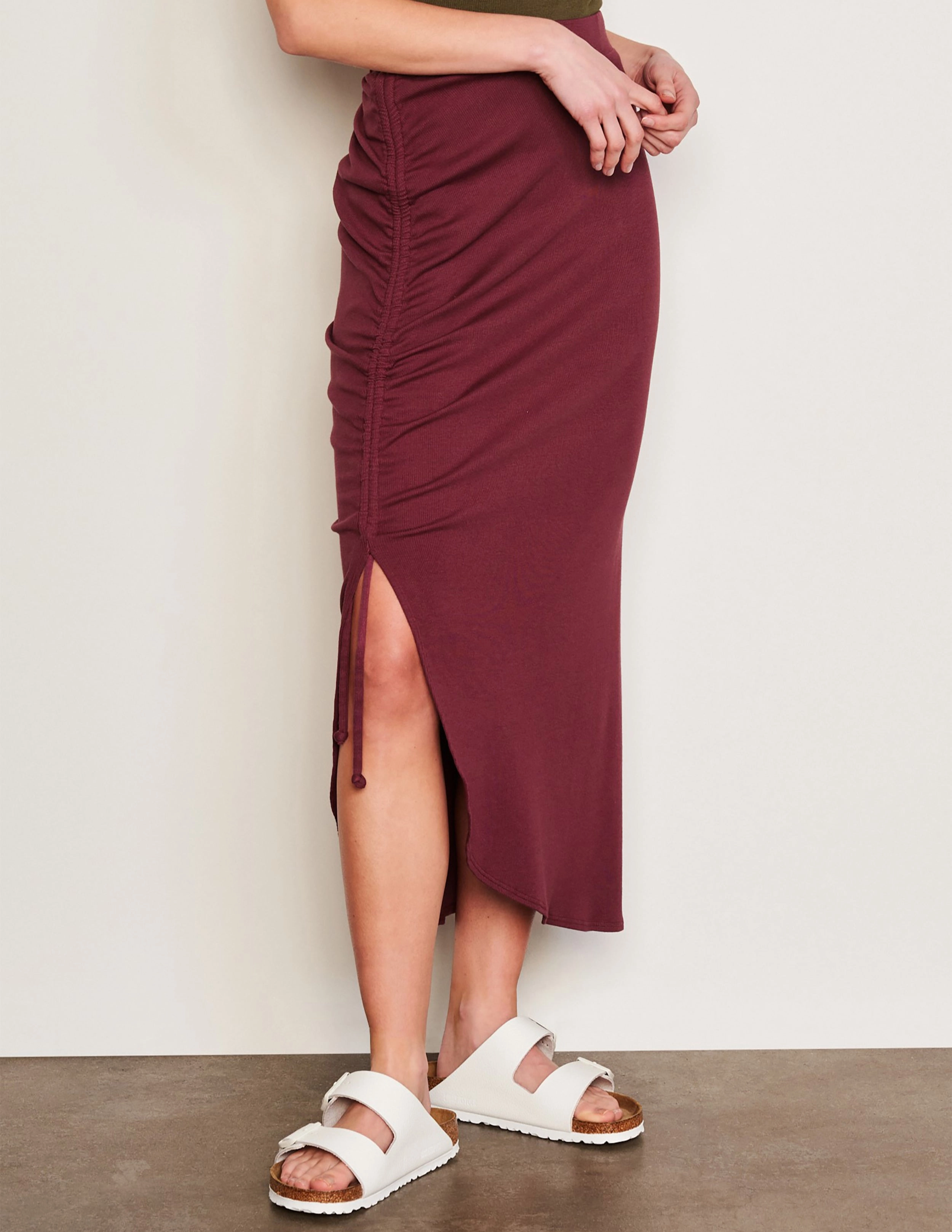 Sundry Boyfriend Tee & Shirred Midi Skirt Set in Merlot