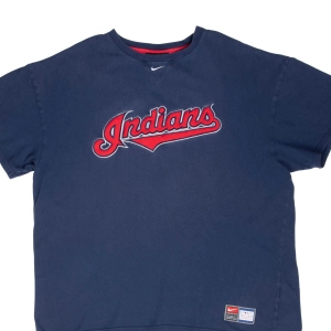 VINTAGE NIKE CLEVELAND INDIANS CENTER SWOOSH 1990S TEE SHIRT XL